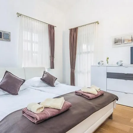 Feriehus Celine Istria *